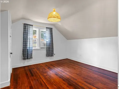 5806 SE Nehalem Street Portland OR 97206
