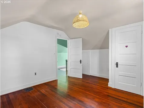 5806 SE Nehalem Street Portland OR 97206