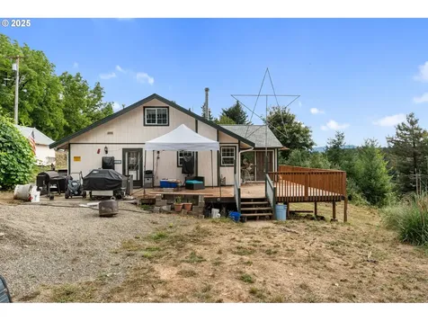 811 NE 2nd Street Winlock WA 98596
