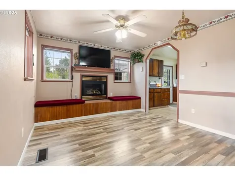 811 NE 2nd Street Winlock WA 98596