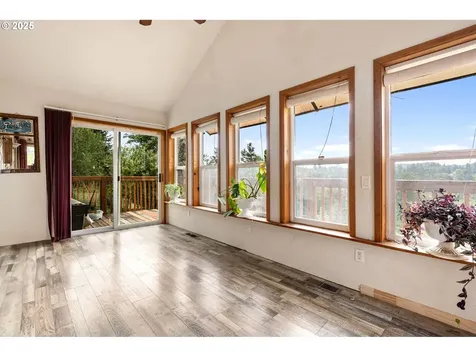 811 NE 2nd Street Winlock WA 98596