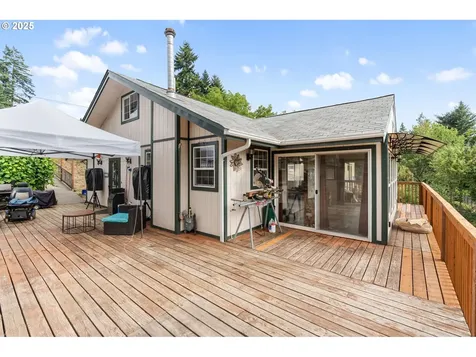 811 NE 2nd Street Winlock WA 98596