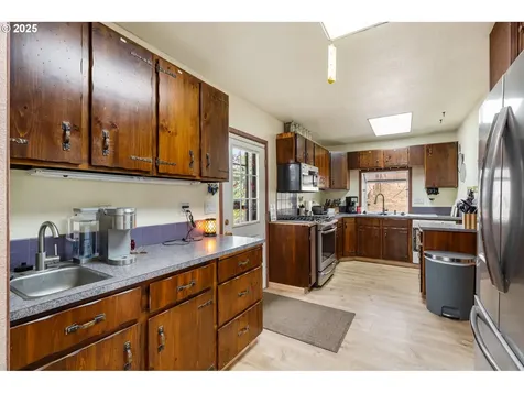 811 NE 2nd Street Winlock WA 98596