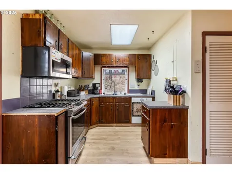 811 NE 2nd Street Winlock WA 98596