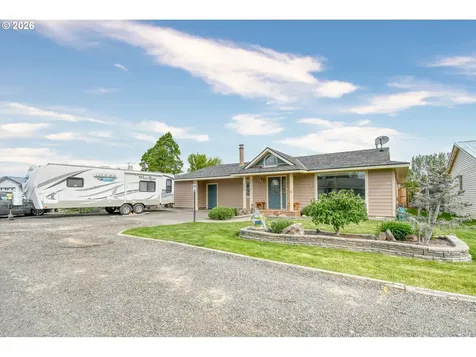 329 W Garfield Street Athena OR 97813