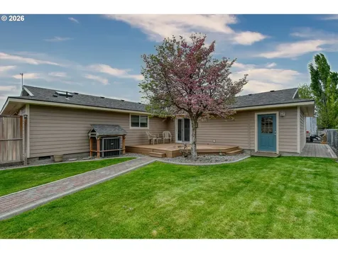 329 W Garfield Street Athena OR 97813