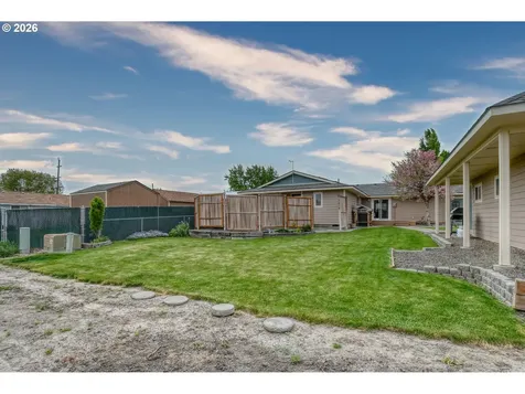 329 W Garfield Street Athena OR 97813