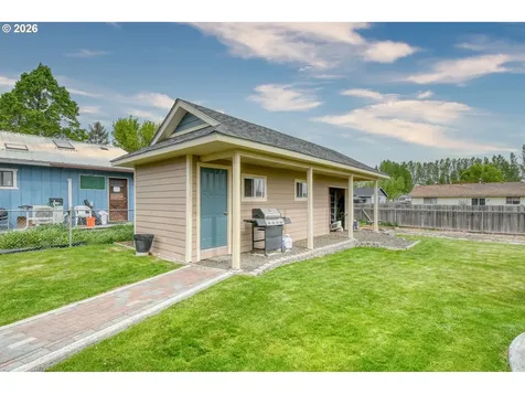 329 W Garfield Street Athena OR 97813