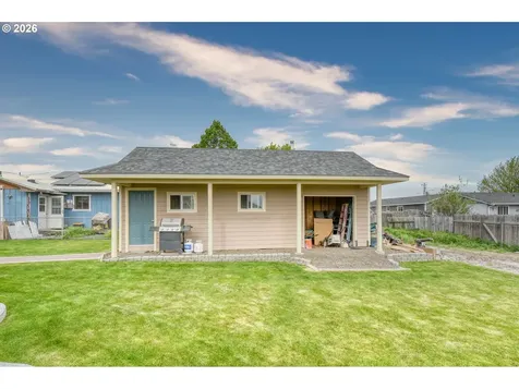 329 W Garfield Street Athena OR 97813