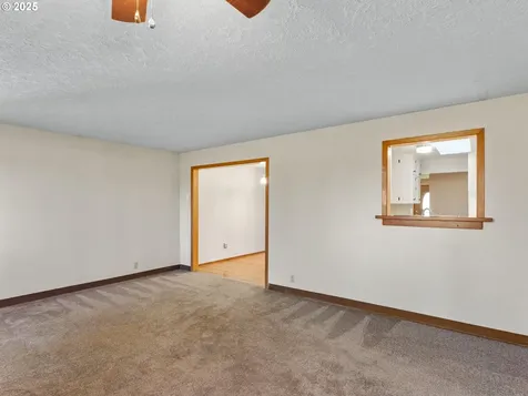 1075 Princeton Road Woodburn OR 97071