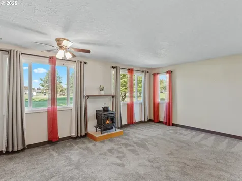 1075 Princeton Road Woodburn OR 97071