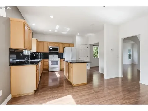 7264 NE Shaleen Street Hillsboro OR 97124