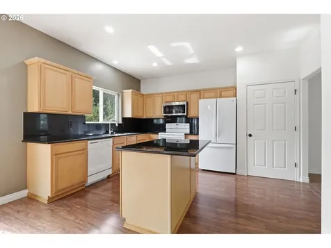 7264 NE Shaleen Street Hillsboro OR 97124