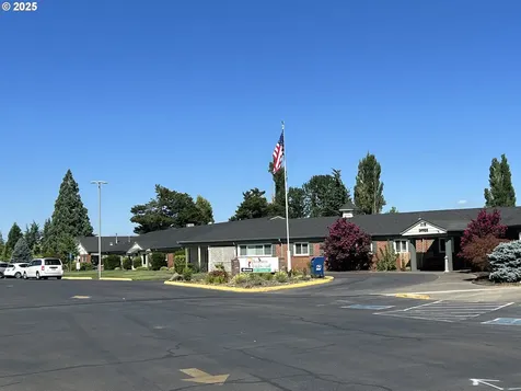 1527 Country Club Circle Woodburn OR 97071