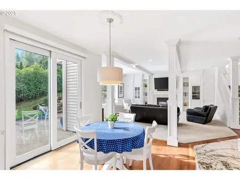 2484 Marylshire Lane Lake Oswego OR 97034