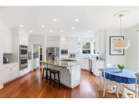 2484 Marylshire Lane Lake Oswego OR 97034