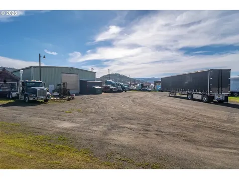 1880 NE Stephens Street Roseburg OR 97470