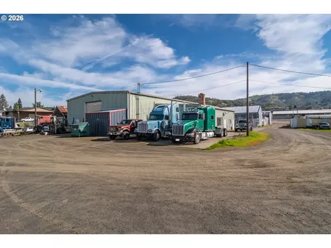 1880 NE Stephens Street Roseburg OR 97470