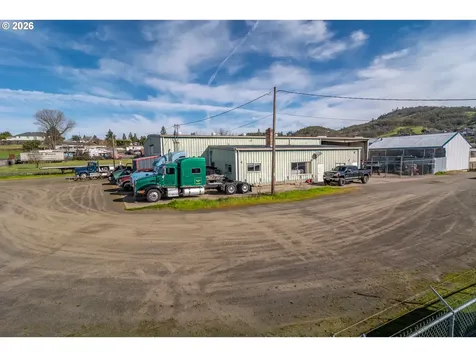 1880 NE Stephens Street Roseburg OR 97470