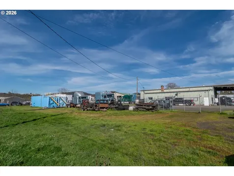 1880 NE Stephens Street Roseburg OR 97470