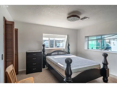 1880 NE Stephens Street Roseburg OR 97470