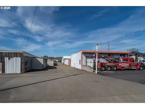 1880 NE Stephens Street Roseburg OR 97470