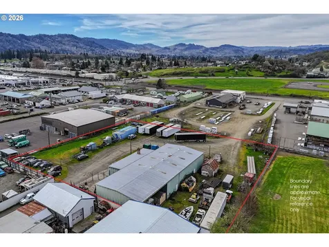 1880 NE Stephens Street Roseburg OR 97470