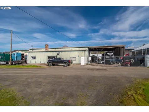 1880 NE Stephens Street Roseburg OR 97470