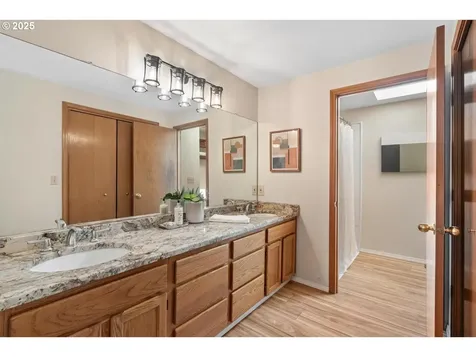 8714 SW 49th Avenue Portland OR 97219