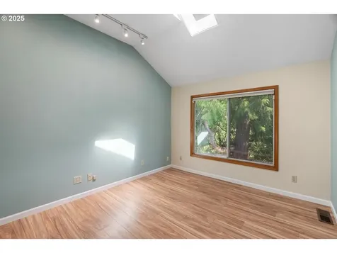 8714 SW 49th Avenue Portland OR 97219