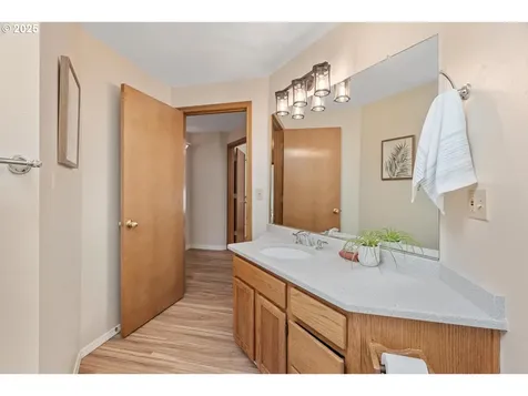 8714 SW 49th Avenue Portland OR 97219