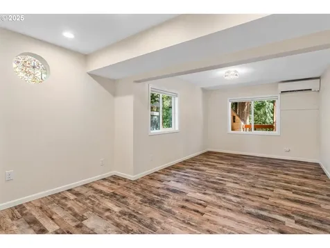 8714 SW 49th Avenue Portland OR 97219