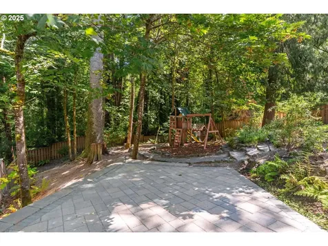 8714 SW 49th Avenue Portland OR 97219