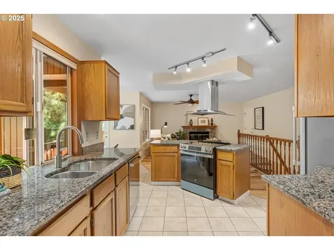 8714 SW 49th Avenue Portland OR 97219