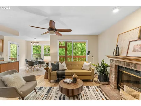 8714 SW 49th Avenue Portland OR 97219