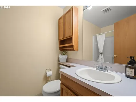 16215 NE 13th Street Vancouver WA 98684