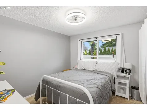 748 SW Willowbrook Avenue Gresham OR 97080