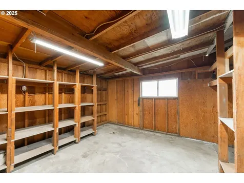 411 Woodland Drive Winston OR 97496