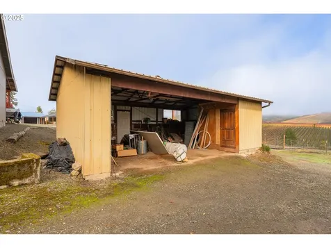 411 Woodland Drive Winston OR 97496