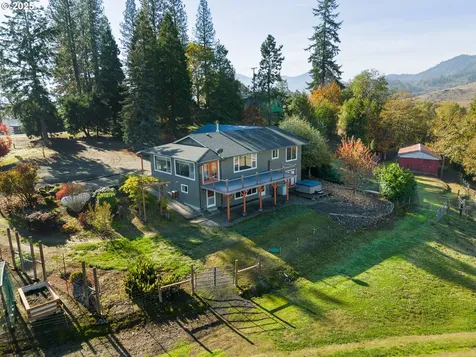 411 Woodland Drive Winston OR 97496