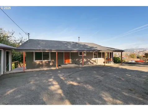 411 Woodland Drive Winston OR 97496