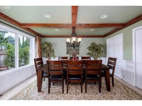 4905 NW Kahneeta Court Portland OR 97229