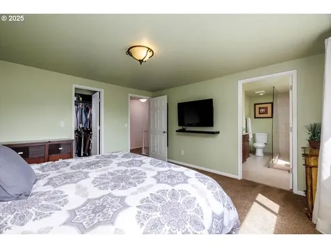 4905 NW Kahneeta Court Portland OR 97229