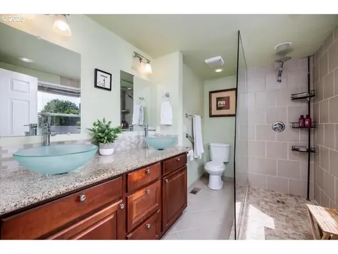 4905 NW Kahneeta Court Portland OR 97229