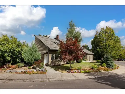 4905 NW Kahneeta Court Portland OR 97229