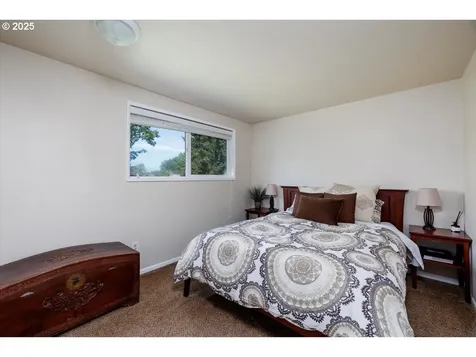 4905 NW Kahneeta Court Portland OR 97229