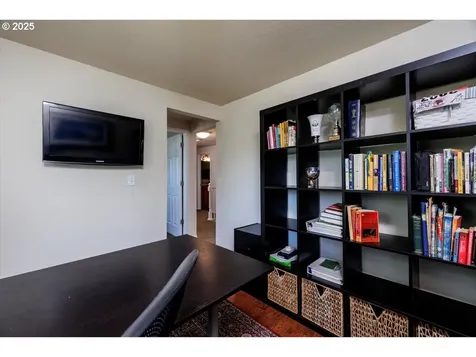 4905 NW Kahneeta Court Portland OR 97229