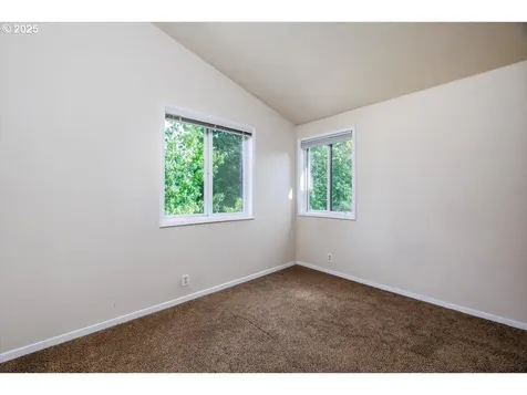 4905 NW Kahneeta Court Portland OR 97229