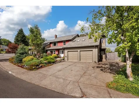 4905 NW Kahneeta Court Portland OR 97229