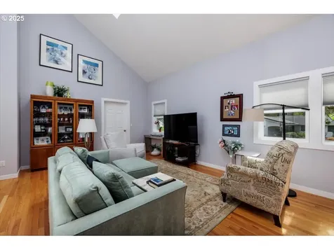 4905 NW Kahneeta Court Portland OR 97229